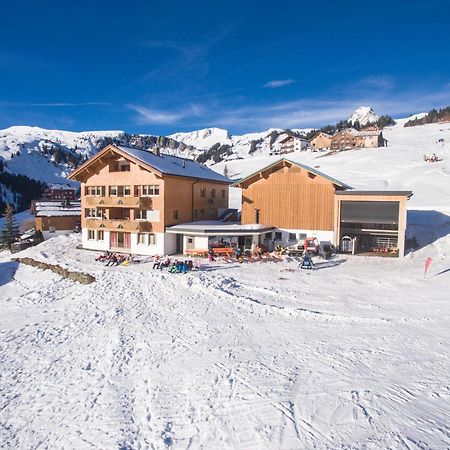 Dr'Berghof Villa Damuels Exteriör bild
