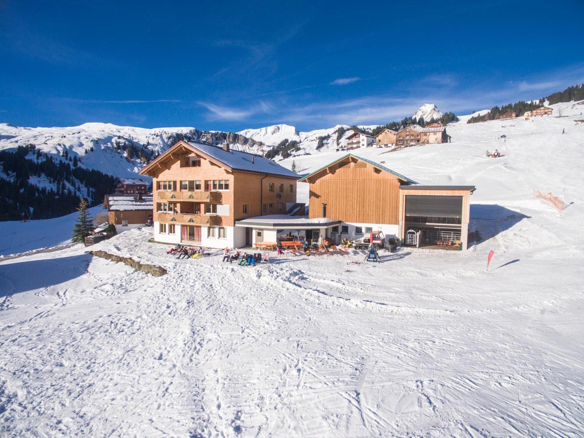 Dr'Berghof Villa Damuels Exteriör bild