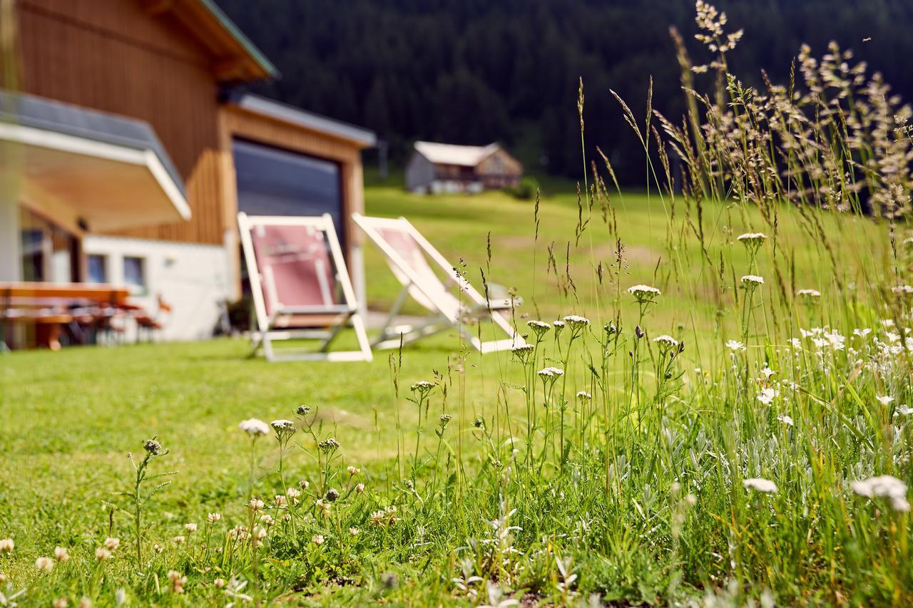Dr'Berghof Villa Damuels Exteriör bild