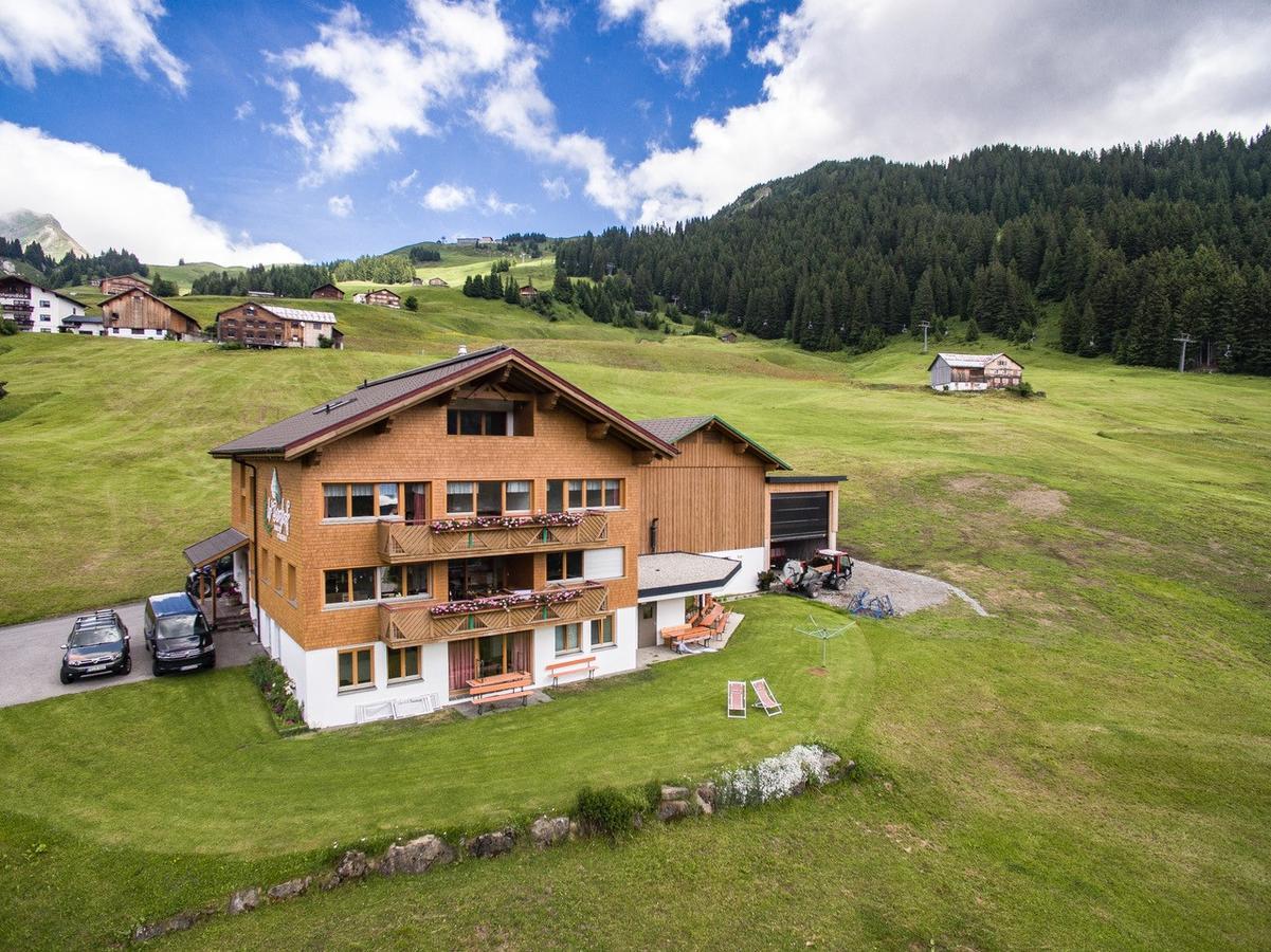 Dr'Berghof Villa Damuels Exteriör bild